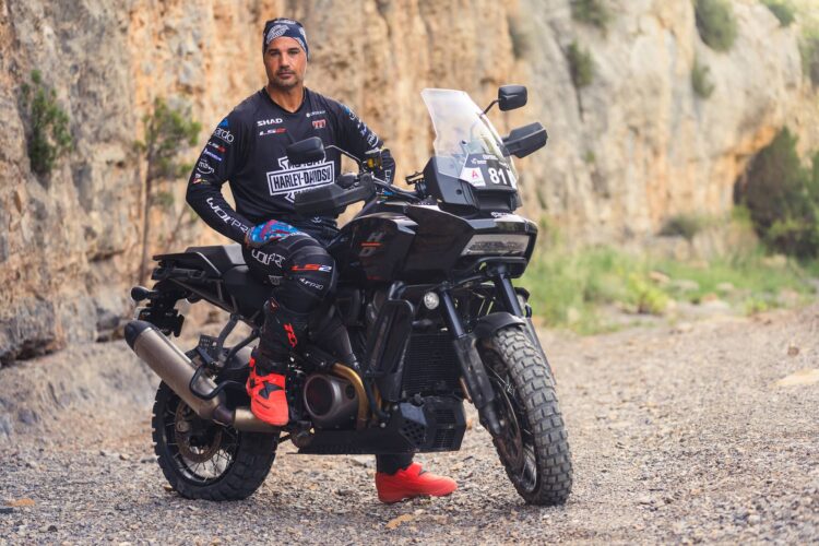 JOAN PEDRERO NIMMT AUF HARLEY-DAVIDSON AM AFRICA ECO RACE TEIL