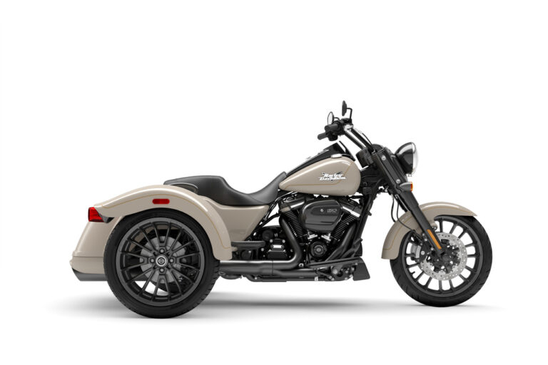 Harley-Davidson Motorrad mit dreirädriger Bauweise in beige und schwarzem Design, ideal für komfortable Fahrten.