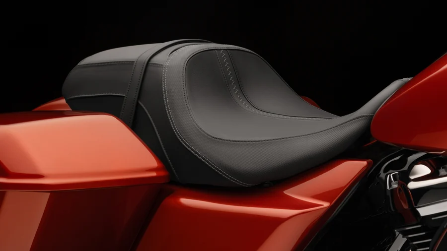2024-Street-Glide_Harley-Davidson_Performance (3) Street Glide 2024 Sitz