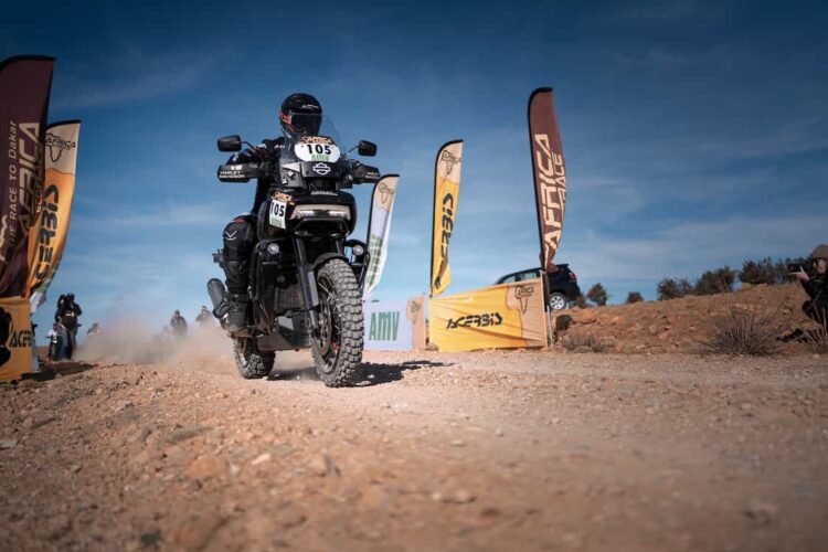 JOAN PEDRERO IST AUF EINER HARLEY-DAVIDSON ERFOLGREICH BEIM AFRICA ECO RACE