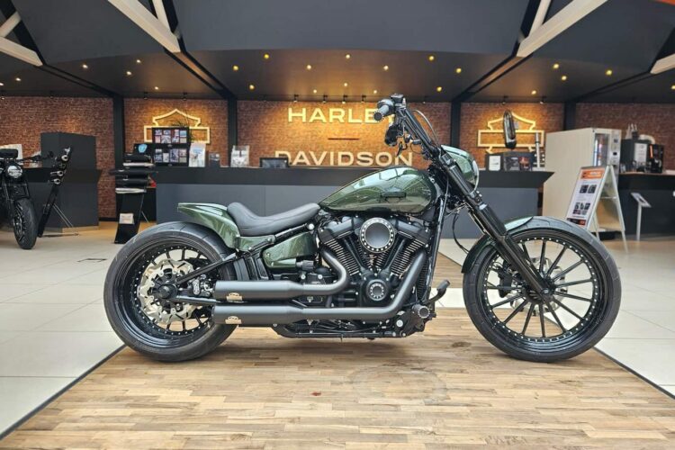 Harley-Davidson Breakout Custom – Power. Style. Attitude.