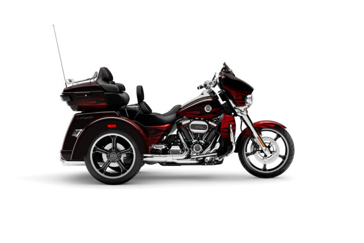 CVO Tri Glide 2022 – FLHTCUTGSE