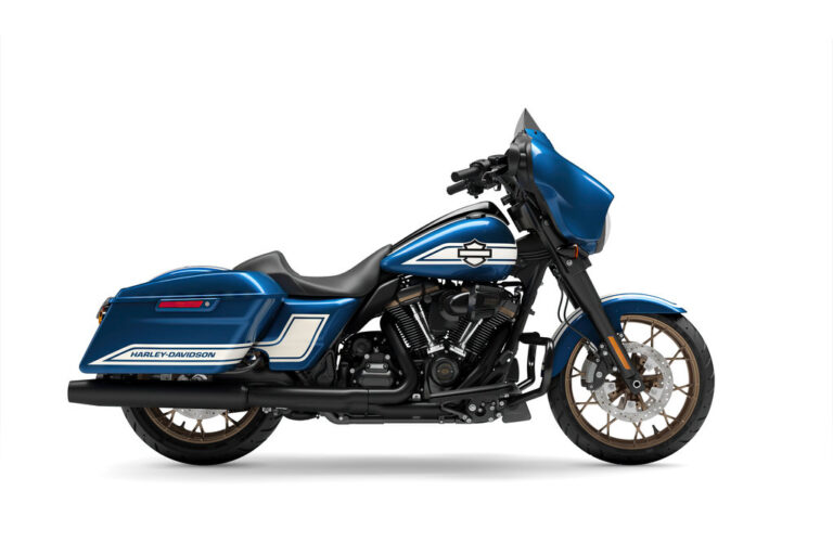 2023 Model Photography. FLHXST Street Glide ST.