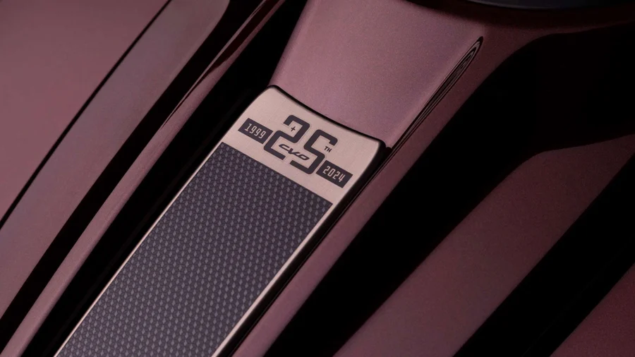 CVO-Road-Glide_Harley-Davidson-2024_Design (6) CVO Road Glide 2024 25 Anniversary Dashboard