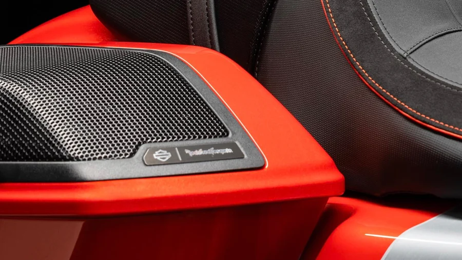 CVO-Street-Glide-2024_Innovation_Harley-Davidson (1) CVO Street Glide 2024 Detailsaufnahme RockfordFosgate Boxen