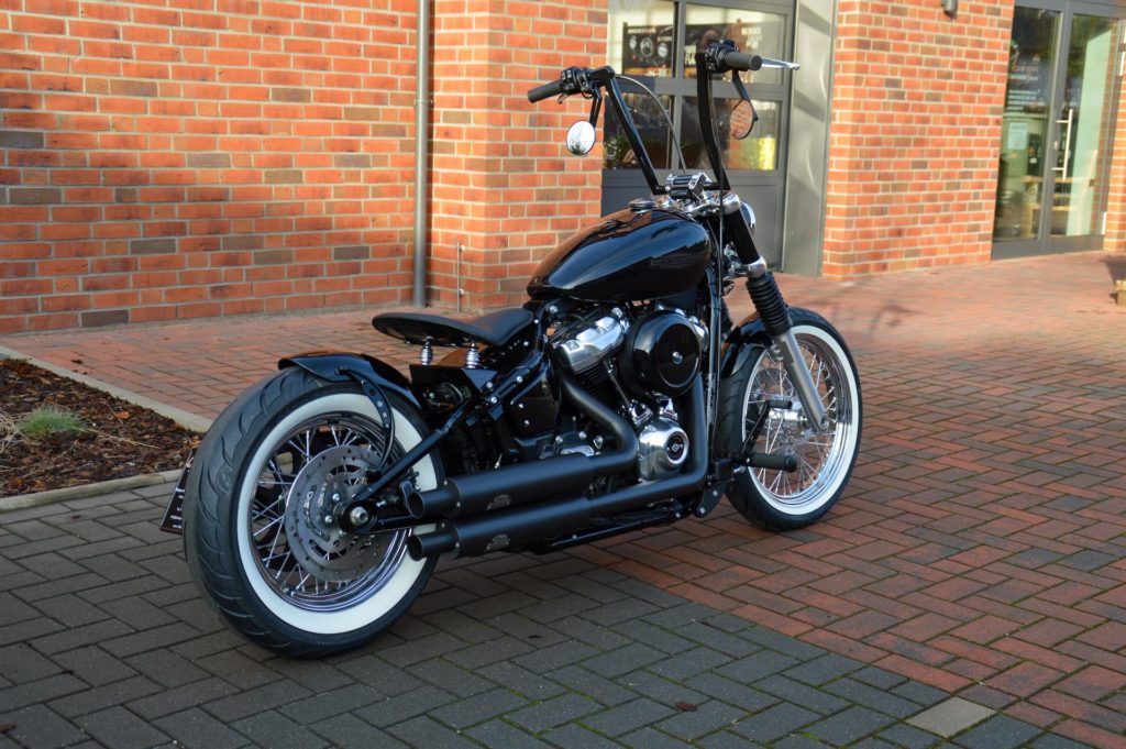 Harley-Davidson Standard Bobber Seitenansicht rechts-hinten