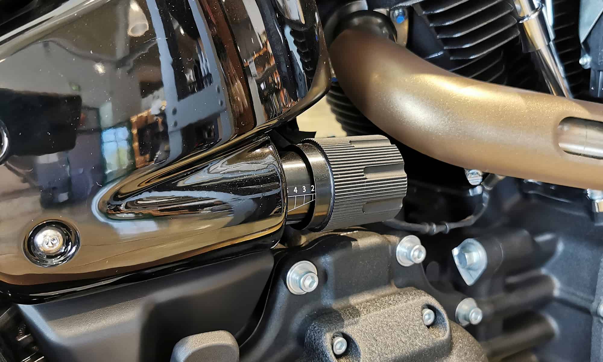 Harley-Davidson Softail Stossdämpfer einstellen