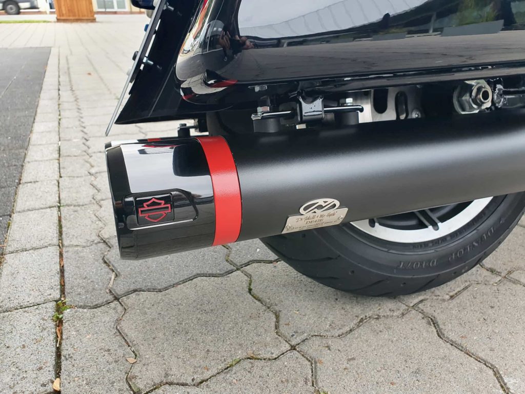 Harley-Davidson Electra Glide Standard - Umbau 2020 Detailansicht Auspuffende