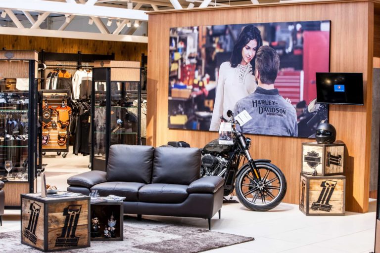 Harley-Davidson Bremen - Eingangsbereich Bekleidung