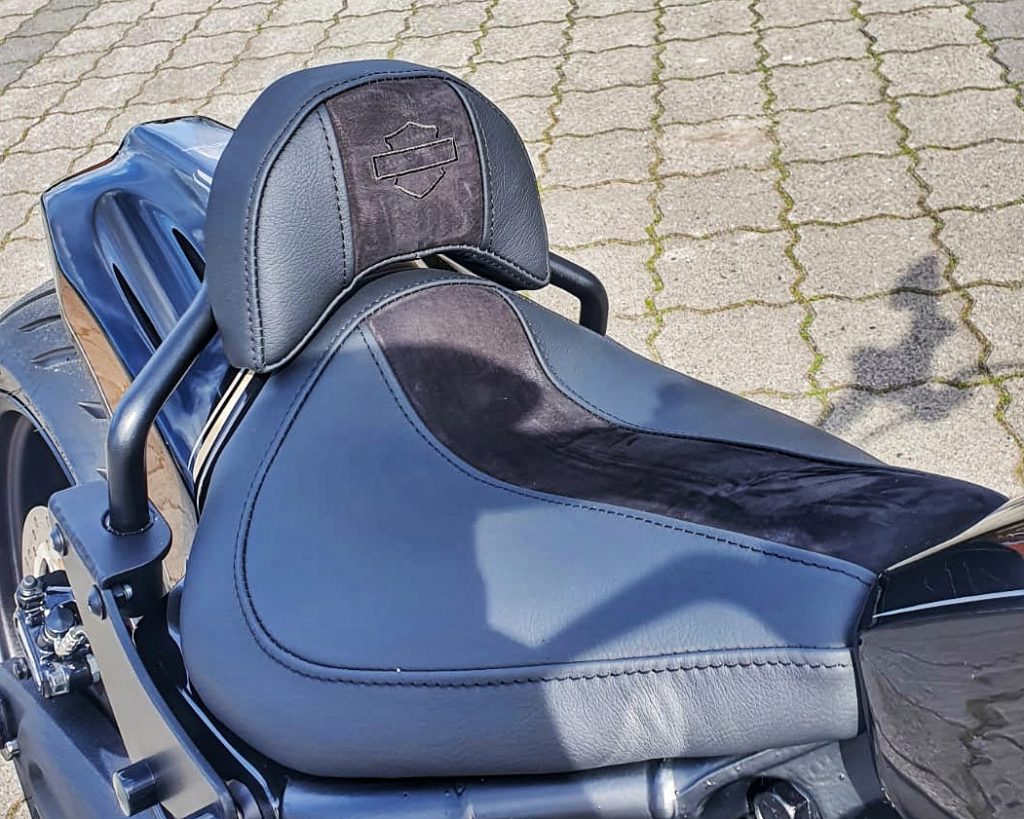Harley-Davidson FXDR Umbau 2021 - Sitz mit Fahrerrückenlehne