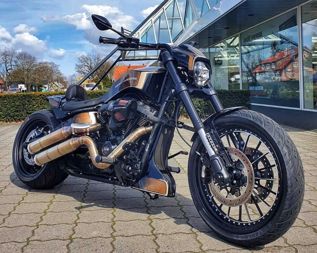 Harley-Davidson FXDR Umbau 2021 - Rechts Vorn Komplett