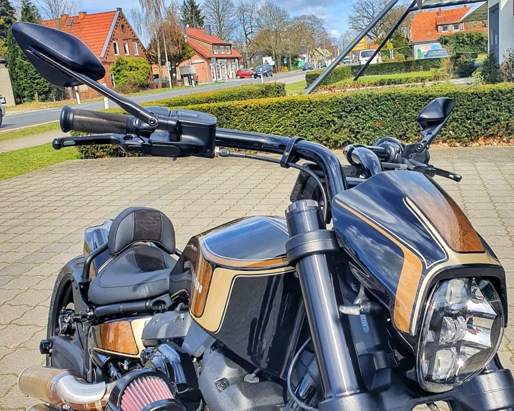 Harley-Davidson FXDR Umbau 2021 - Vorne Rechts