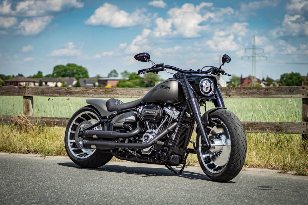 Harley-Davidson Fat Boy 2021 - Custombike Seitanansicht rechts vorn