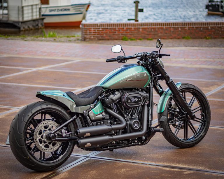 Harley-Davidson Breakout 2021 - Custombike Seitenansicht links hinten