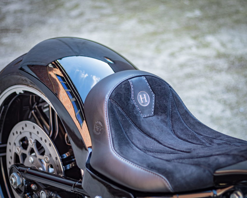 Harley-Davidson Breakout 2022 - Custombike Detailansicht Sitz