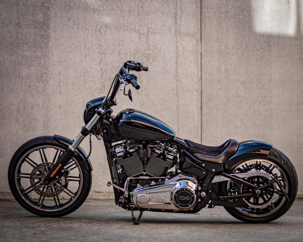 Harley-Davidson Breakout 2022 - Custombike Seitenansicht links