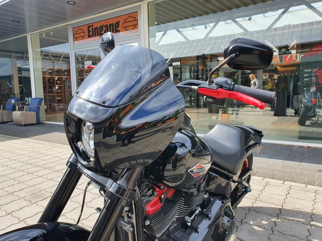 Harley-Davidson Low Rider S - Umbau 2020 Detailansicht Fairing, Hebel und Blinker vorn