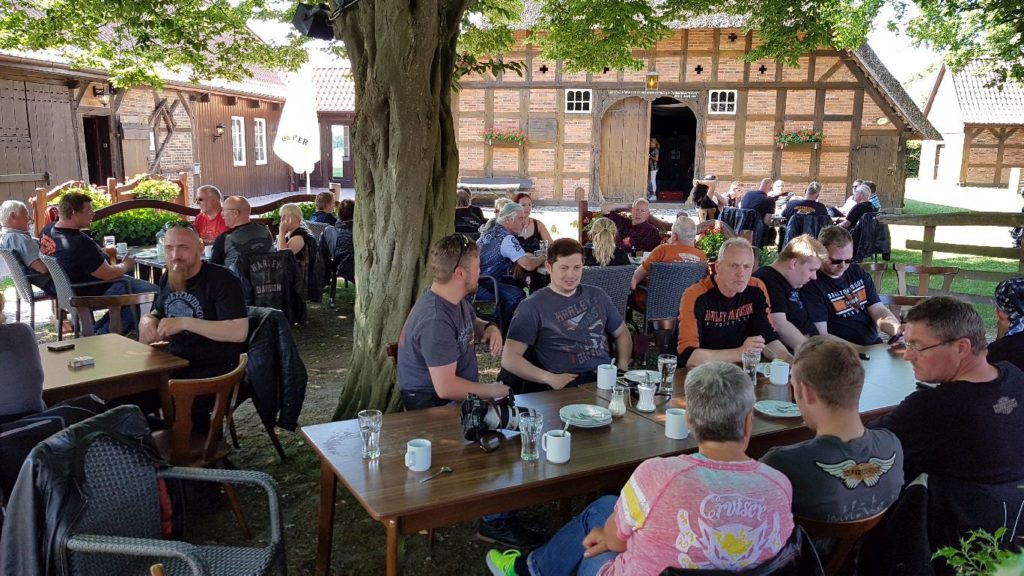 Neukundenausfahrt 2018 - gemütliches zusammen sitzen