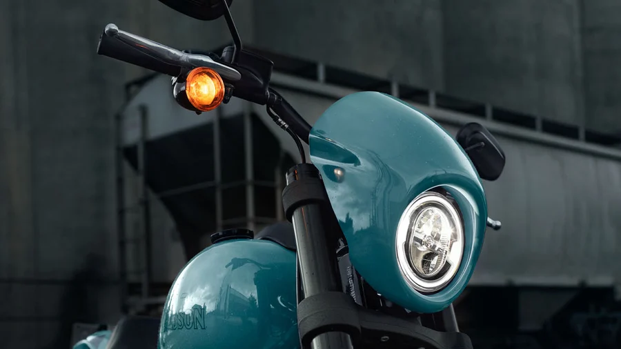 lrs-mcar-4 Low Rider S 2024 FXLRS Detailaufnahme Licht