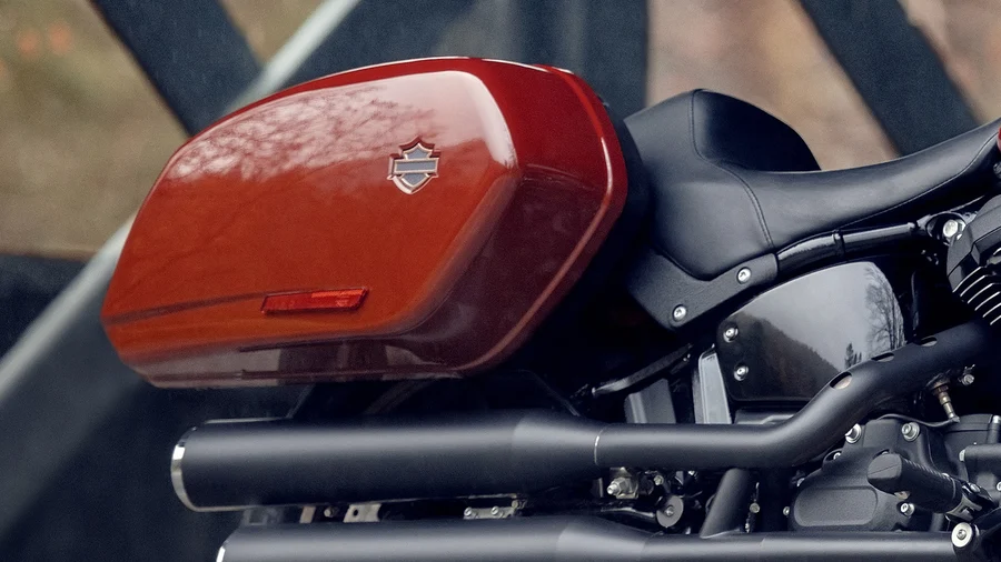 lrst-mcar-4 Low Rider St 2024 FXLRST Kofferdetail