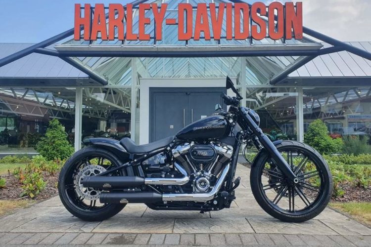 „Black & Chrome“ Softail Breakout 114 – 2021